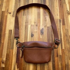 Universal Thread Brown Crossbody Bag with Adjustable Strap